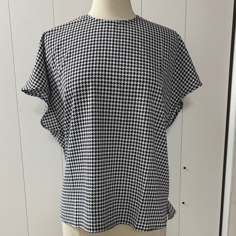 NWT Ricki's Monochrome Houndstooth Short Sleeve Top